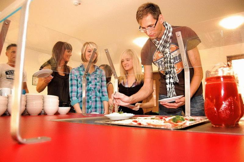 Younior-Hotel Stralsund Extérieur photo