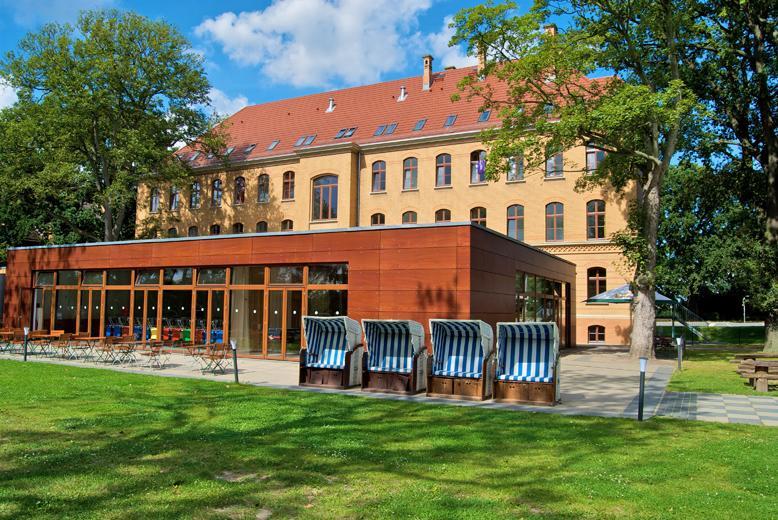 Younior-Hotel Stralsund Extérieur photo