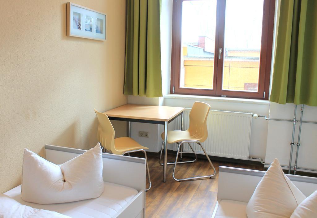 Younior-Hotel Stralsund Extérieur photo