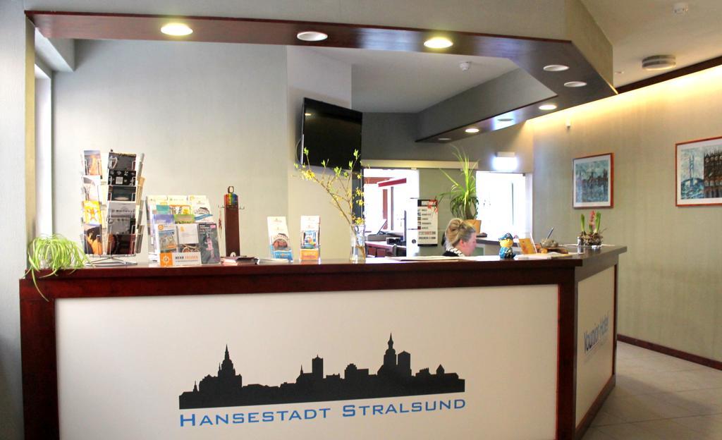 Younior-Hotel Stralsund Extérieur photo